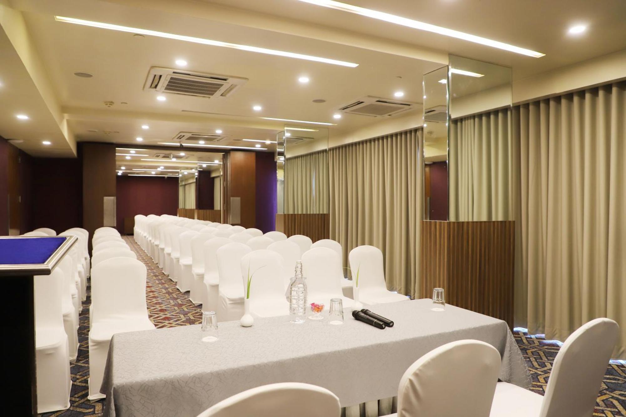 Marasa Sarovar Portico -Rajkot Esterno foto